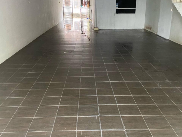 photo 6219779120909369900 y