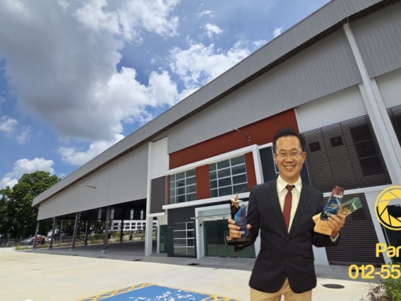 Nilai 3 big 1.2 acres Semi-D Factory for rent