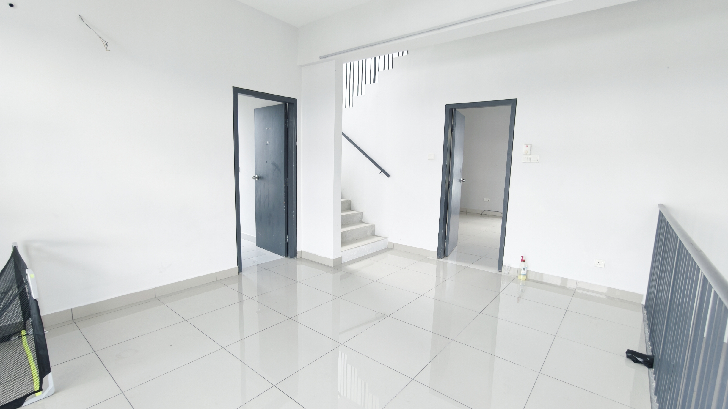 Rimba Residensi Rasah Kemayan 3 Storey terrace Villa Corner