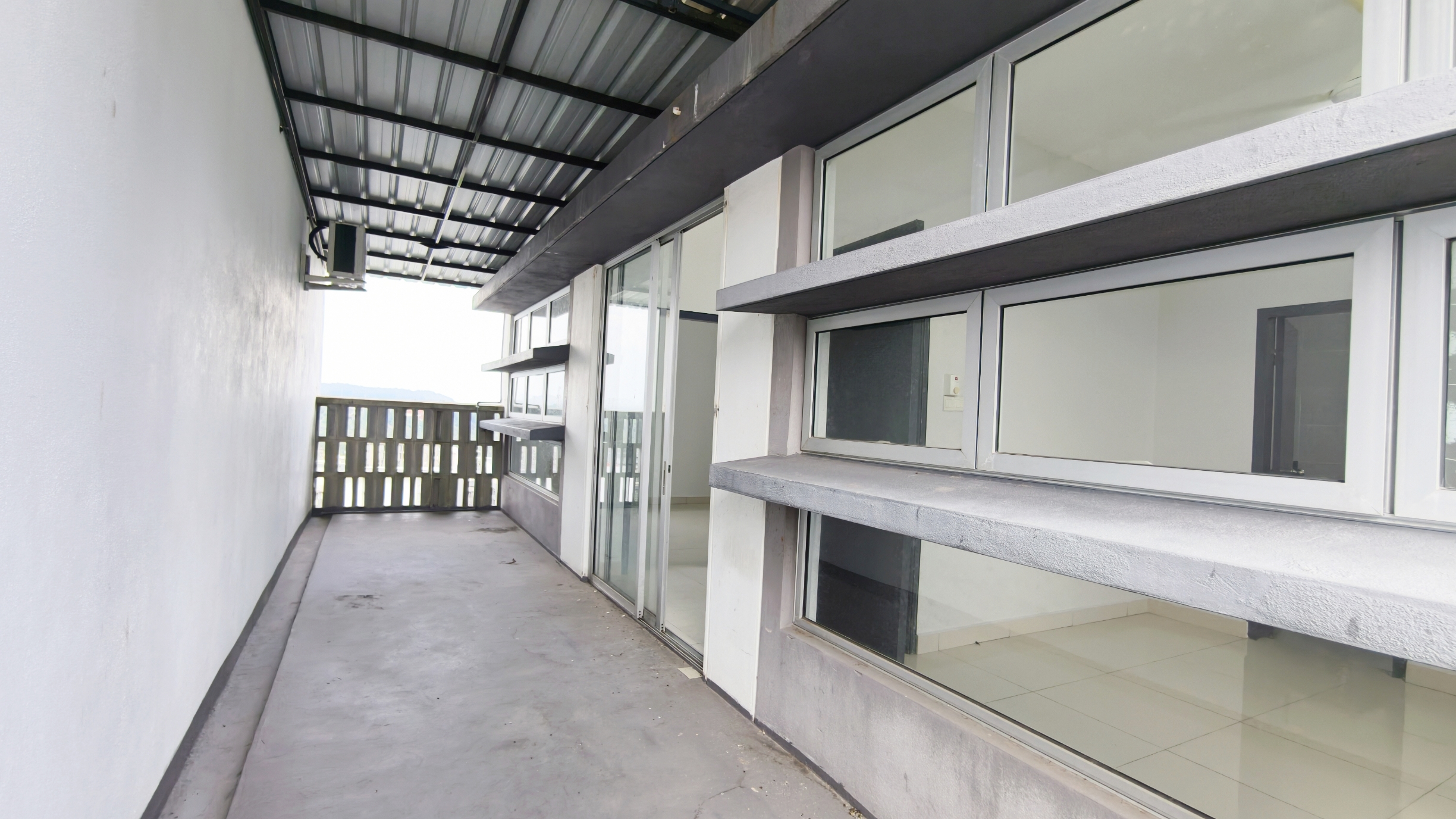 Rimba Residensi Rasah Kemayan 3 Storey terrace Villa Corner