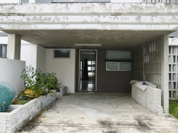 Rimba Residensi Rasah Kemayan 3 Storey terrace Villa Corner