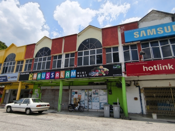 Good For Investment End Lot Shop at Rahang Kecil Seremban NS
