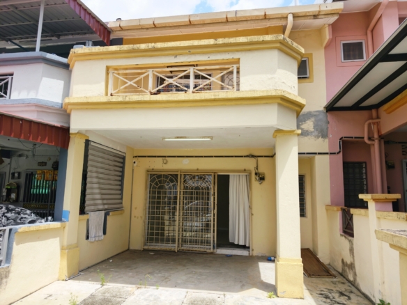 10 South Residences Bandar Springhill Lukut Double Storey Terrace House