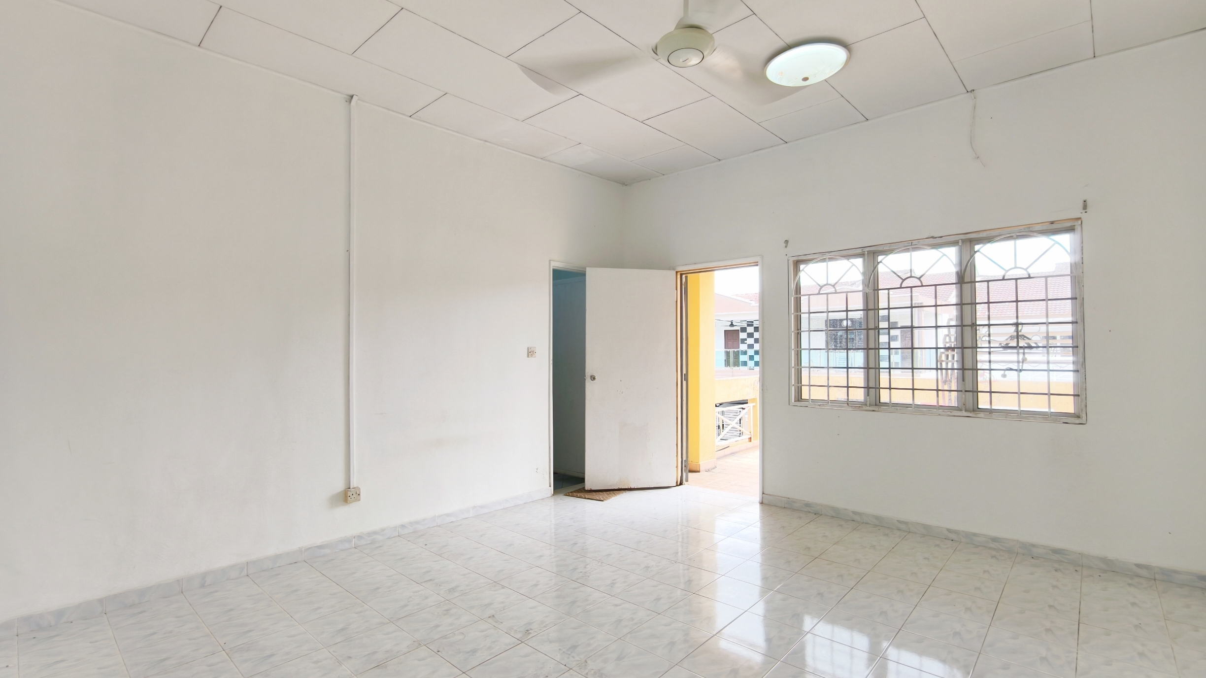 10 South Residences Bandar Springhill Lukut Double Storey Terrace House