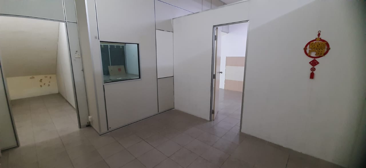 Double Storey Shoplot next to City Park Seremban 2 for rent