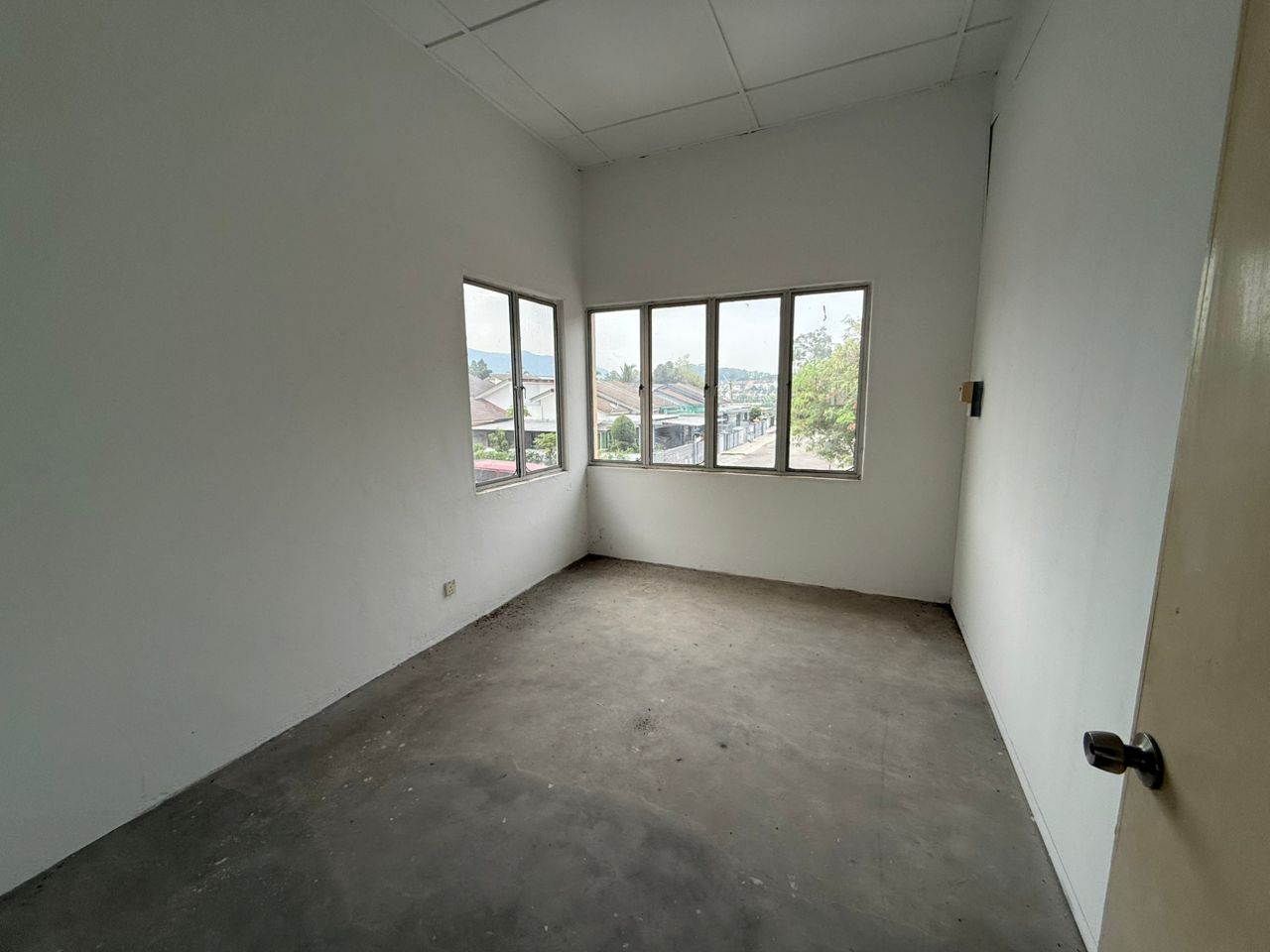 1st Floor Office @ Taman Ampangan, Seremban