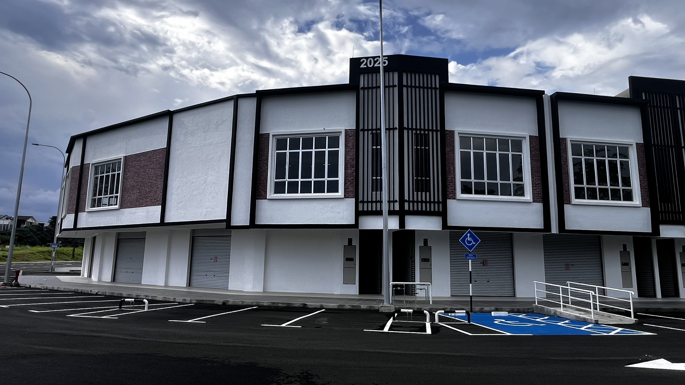 🚀 S2 PRIME SHOP FOR RENT | Huge Corner Lot Shop Facing Main Road