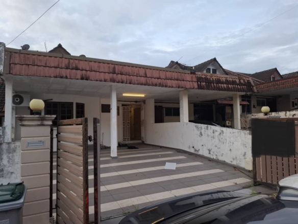 Taman Bukit Kaya An Extended & Renovated 1 ½ Storey Terrace House for Sale in Seremban