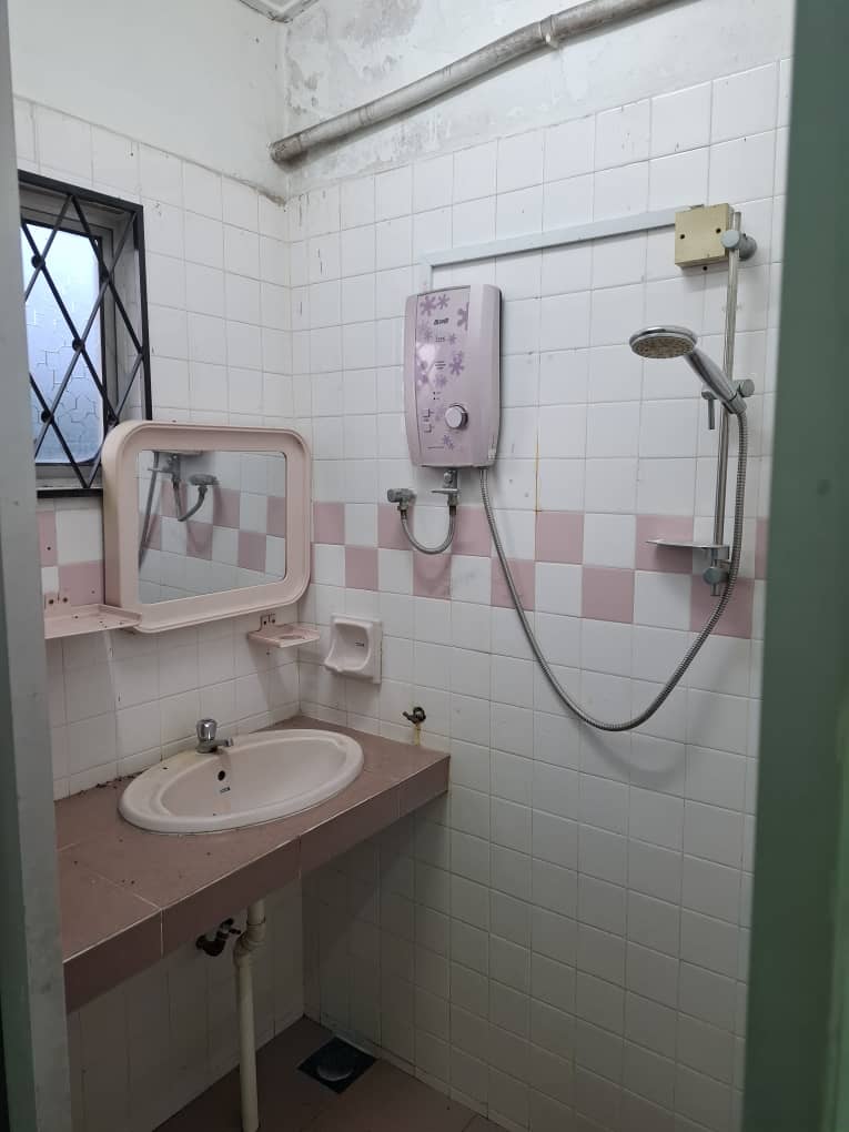 Taman Bukit Kaya An Extended & Renovated 1 ½ Storey Terrace House for Sale in Seremban