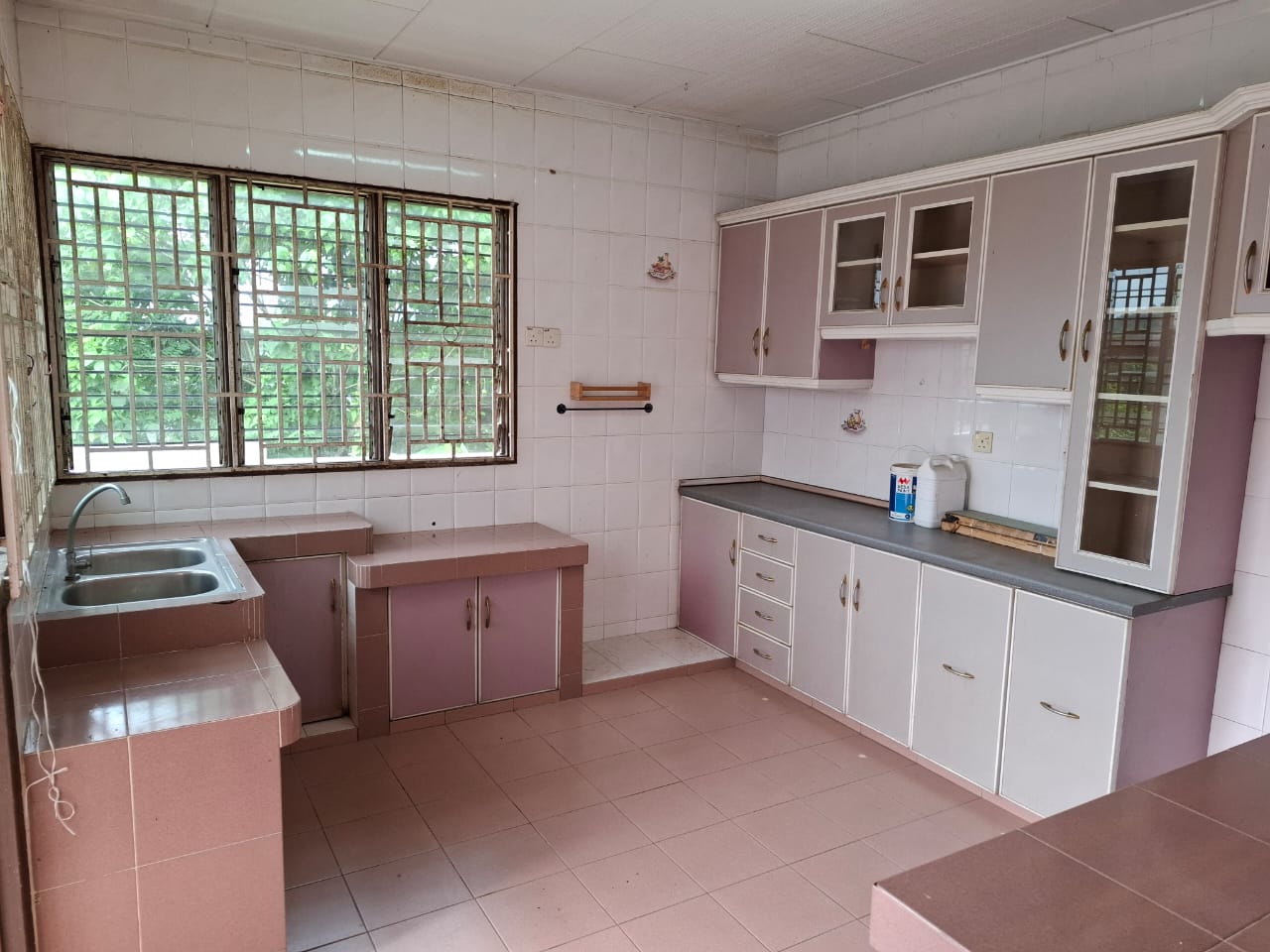 Taman Bukit Kaya An Extended & Renovated 1 ½ Storey Terrace House for Sale in Seremban
