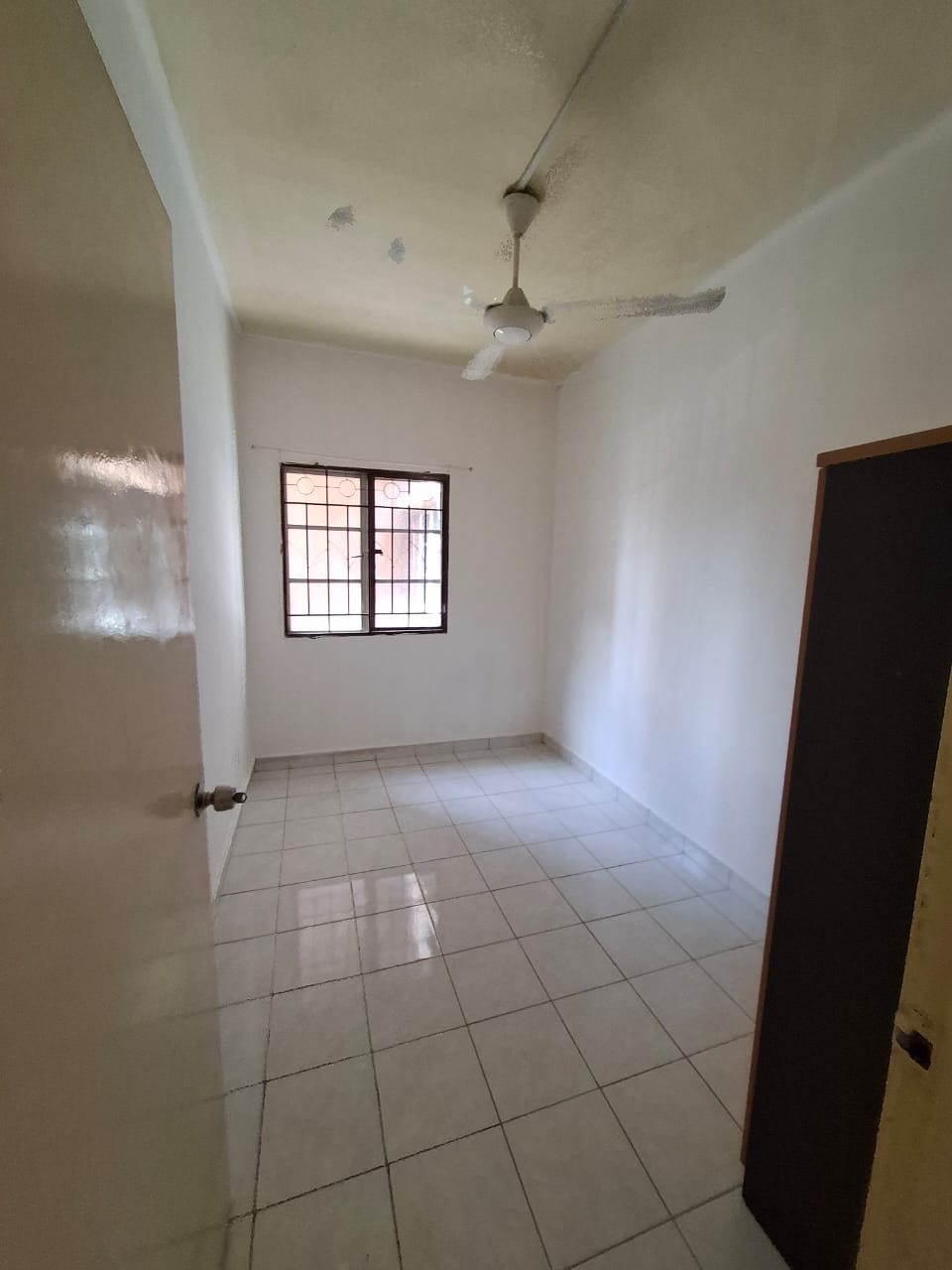 Below MV‼ Pangsapuri Kelana Impian End Lot for Sale in Petaling Jaya