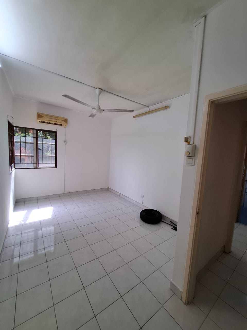 Below MV‼ Pangsapuri Kelana Impian End Lot for Sale in Petaling Jaya