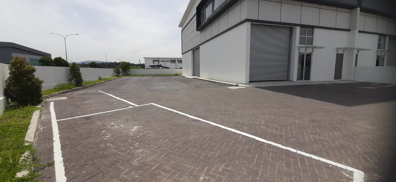 1.5 Storey Corner Semi-Detached Factory @ TechPark Bandar Enstek for Rent