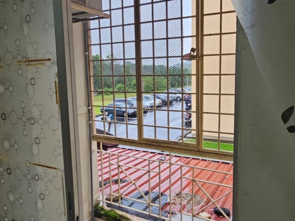 FOR SALE 1st Flooe Cempaka Flat Seremban 2