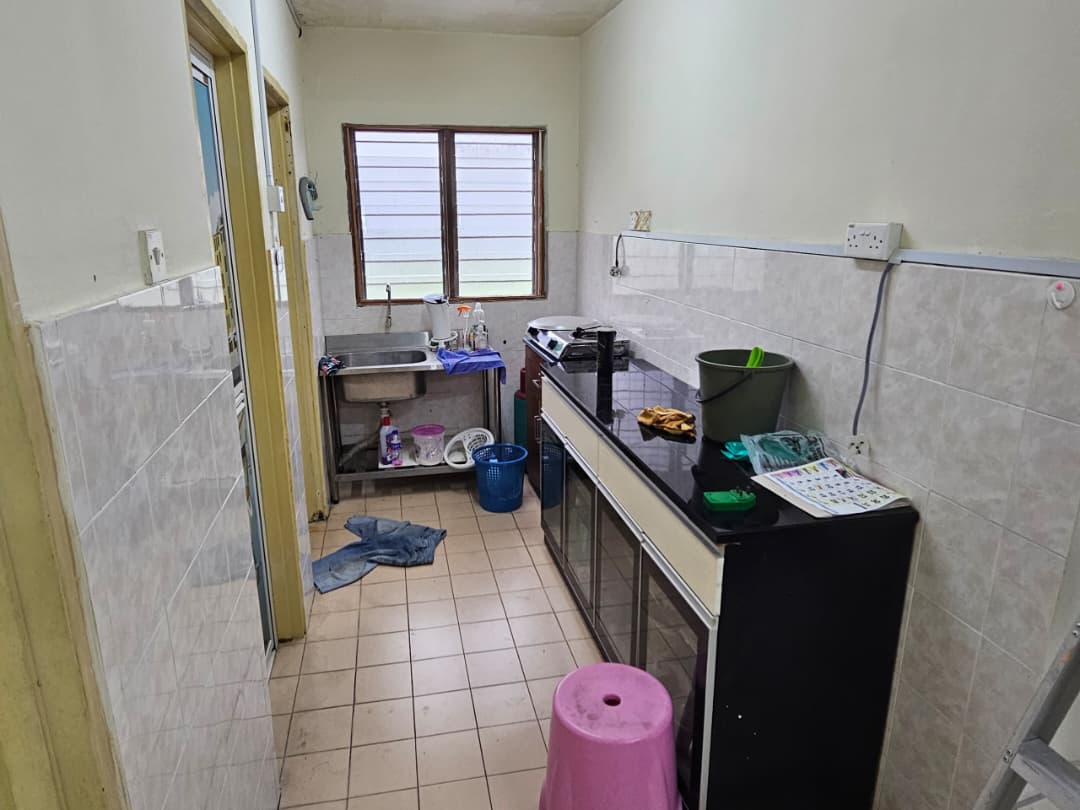 FOR SALE 1st Flooe Cempaka Flat Seremban 2