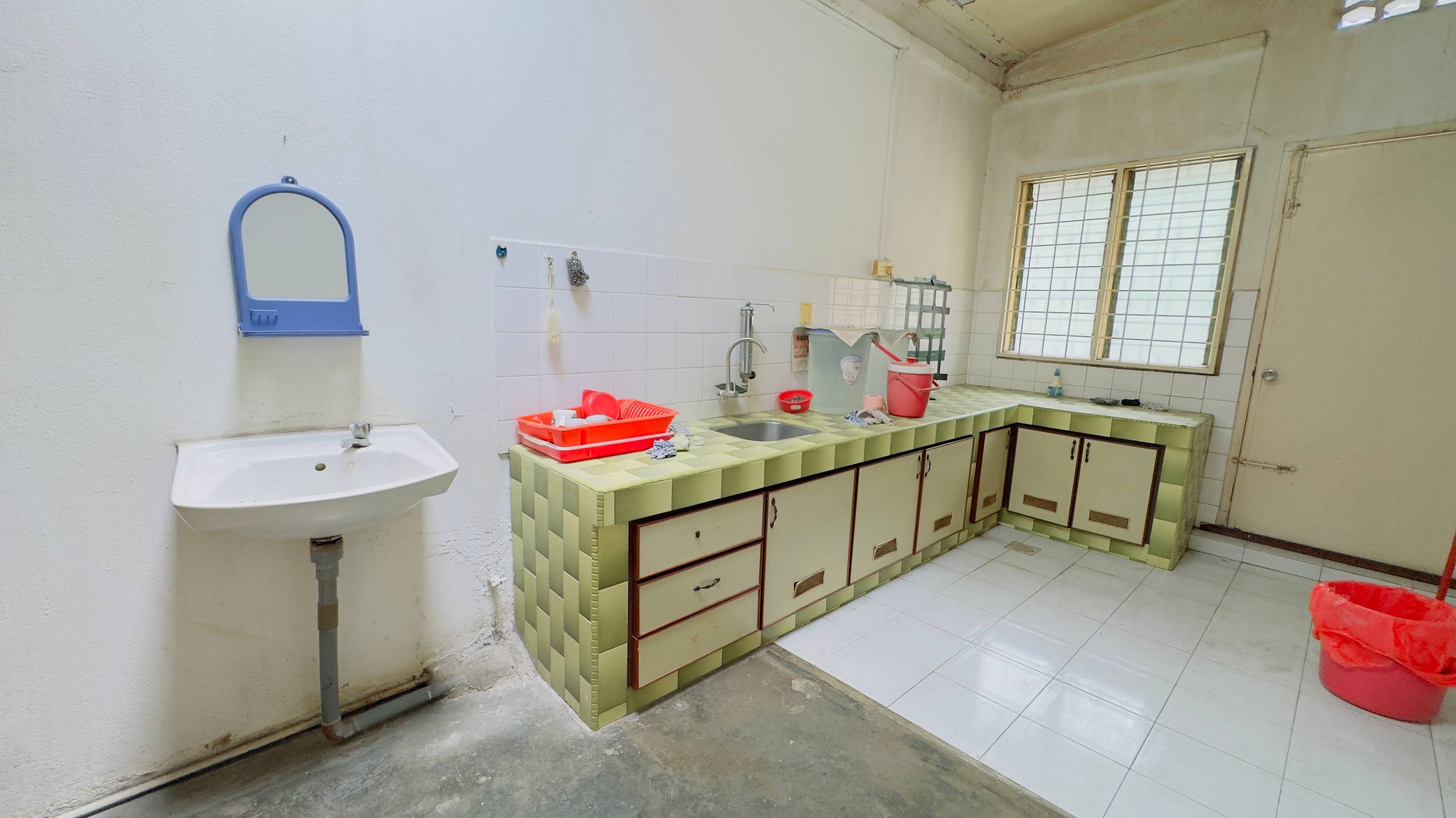 Seremban Jalan Temiang Single Storey End Oddlot Terrace House