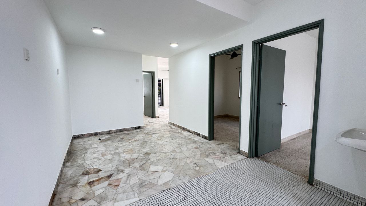 Kuala Lumpur Sri Damansara Single Storey Endlot Link House