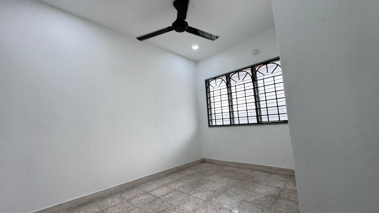 Kuala Lumpur Sri Damansara Single Storey Endlot Link House