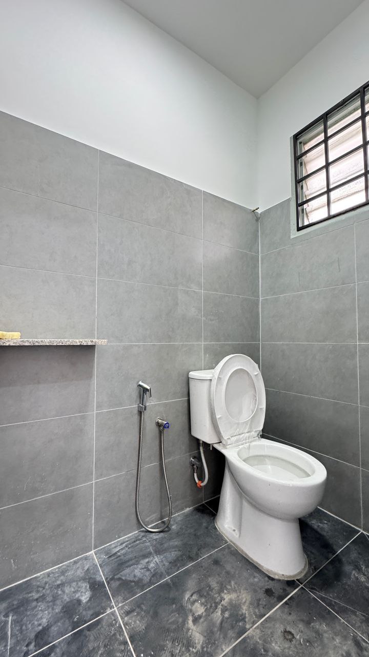 Kuala Lumpur Sri Damansara Single Storey Endlot Link House