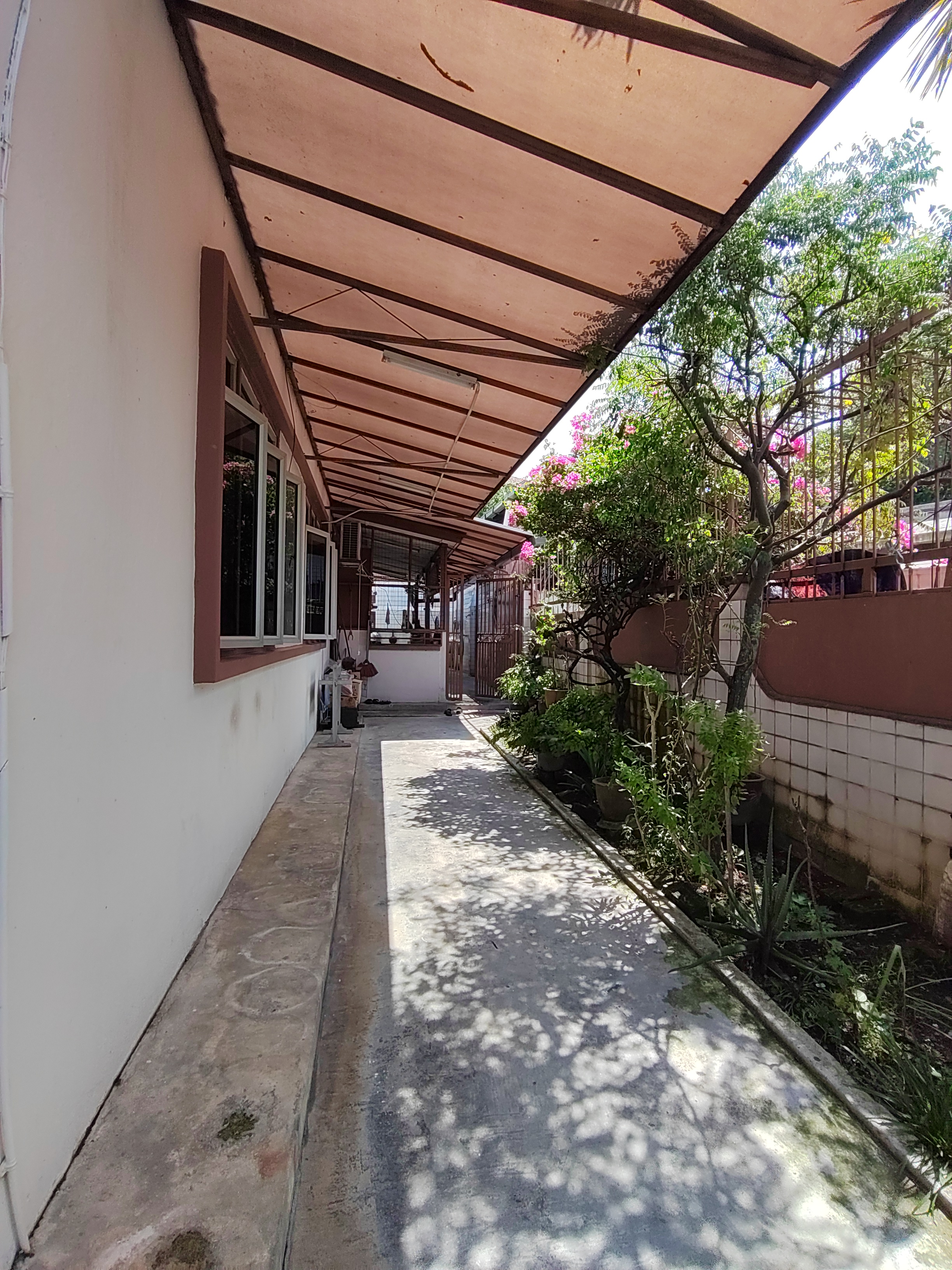 Double Storey End Lot With Extra Land@Jalan Lobak Seremban NS