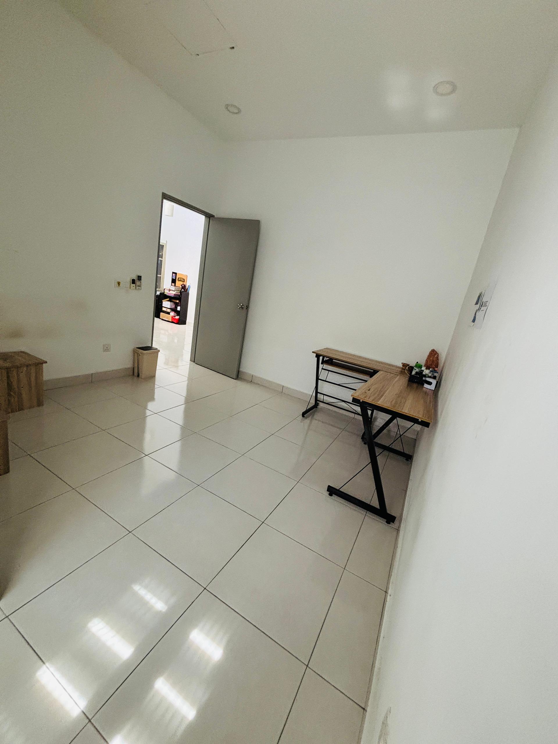 Seri Binjai Rahang Double Storey Superlink Terrace House