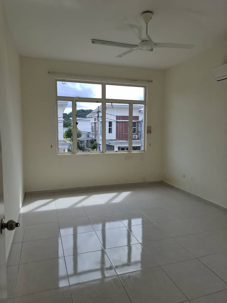‼️Below MV ‼️ Senawang Perdana 1.5-storey Bungalow for Sale in Senawang