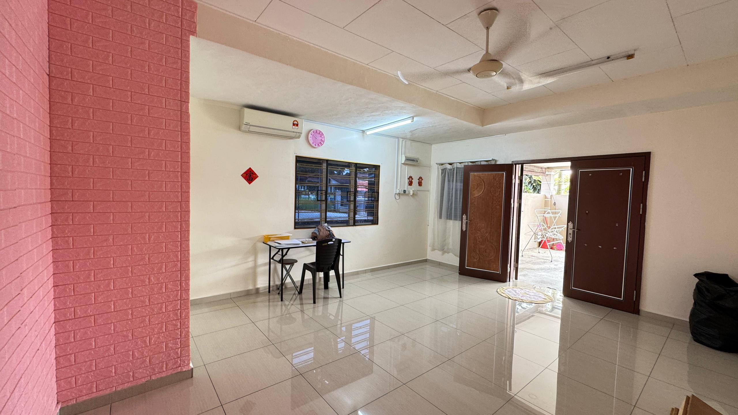 Seremban Taman Permai Impian Partially Furnished Single Storey Endlot Terrace House FOR RENT