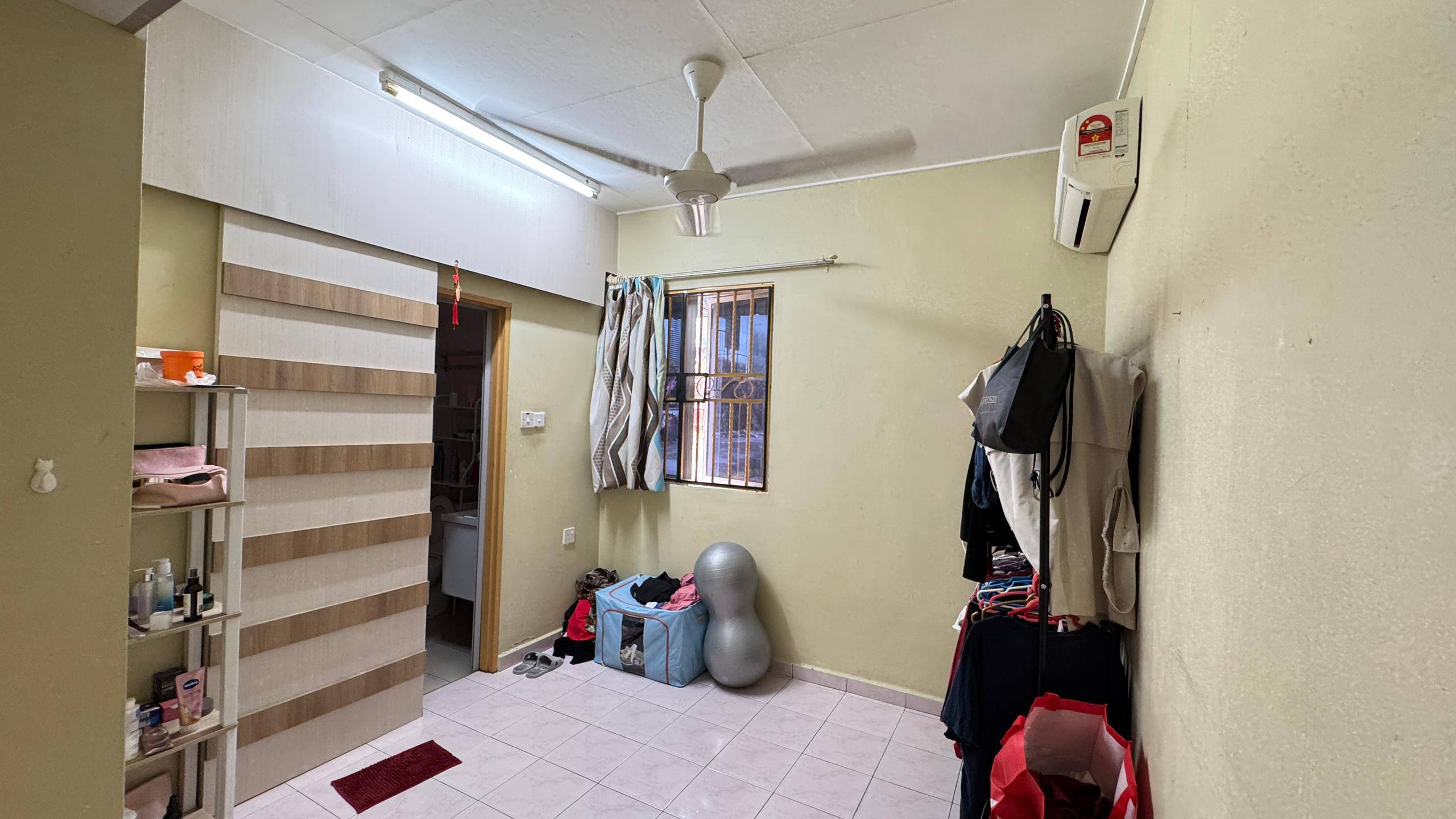 Seremban Taman Permai Impian Partially Furnished Single Storey Endlot Terrace House FOR RENT
