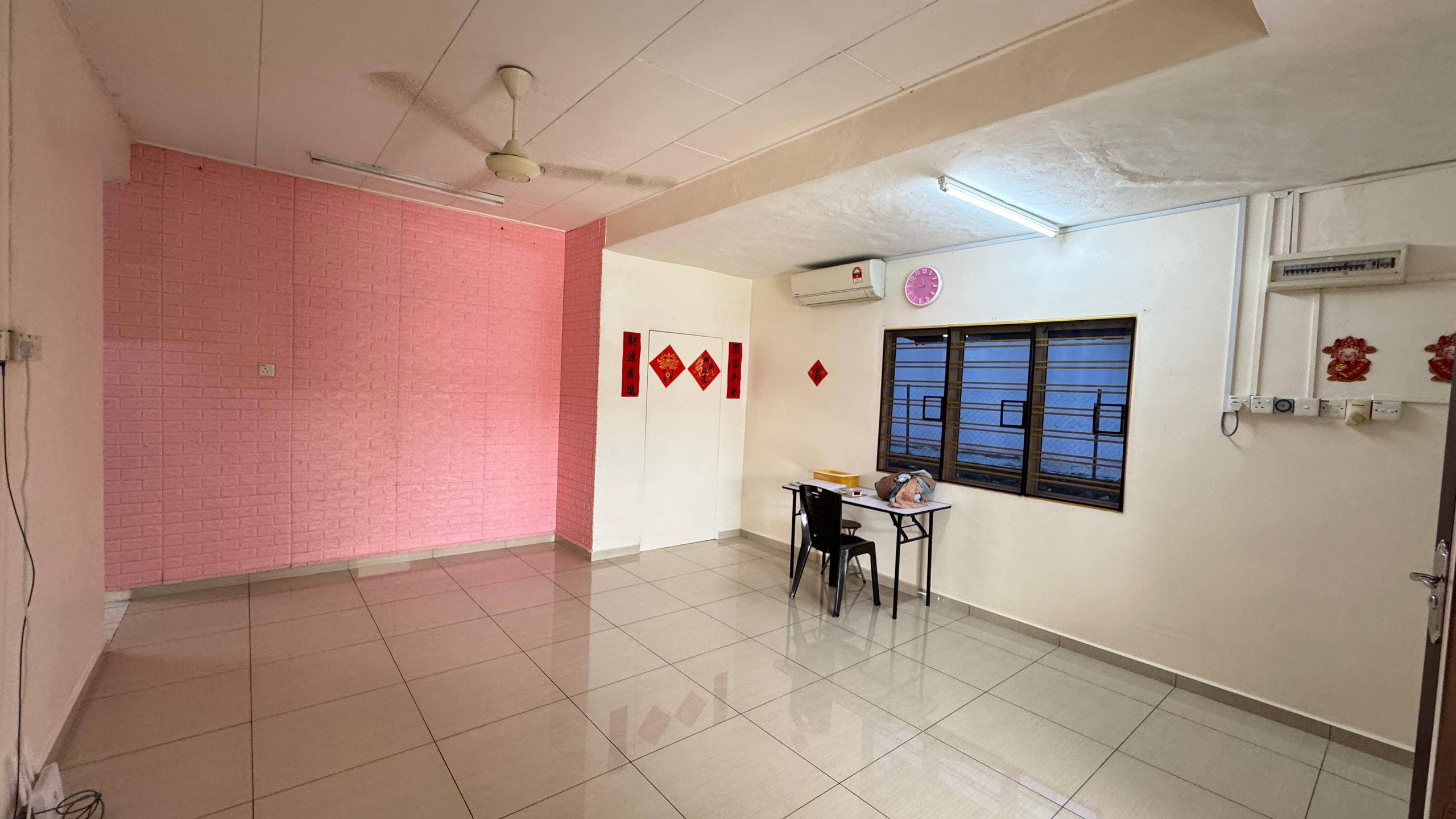Seremban Taman Permai Impian Partially Furnished Single Storey Endlot Terrace House FOR RENT