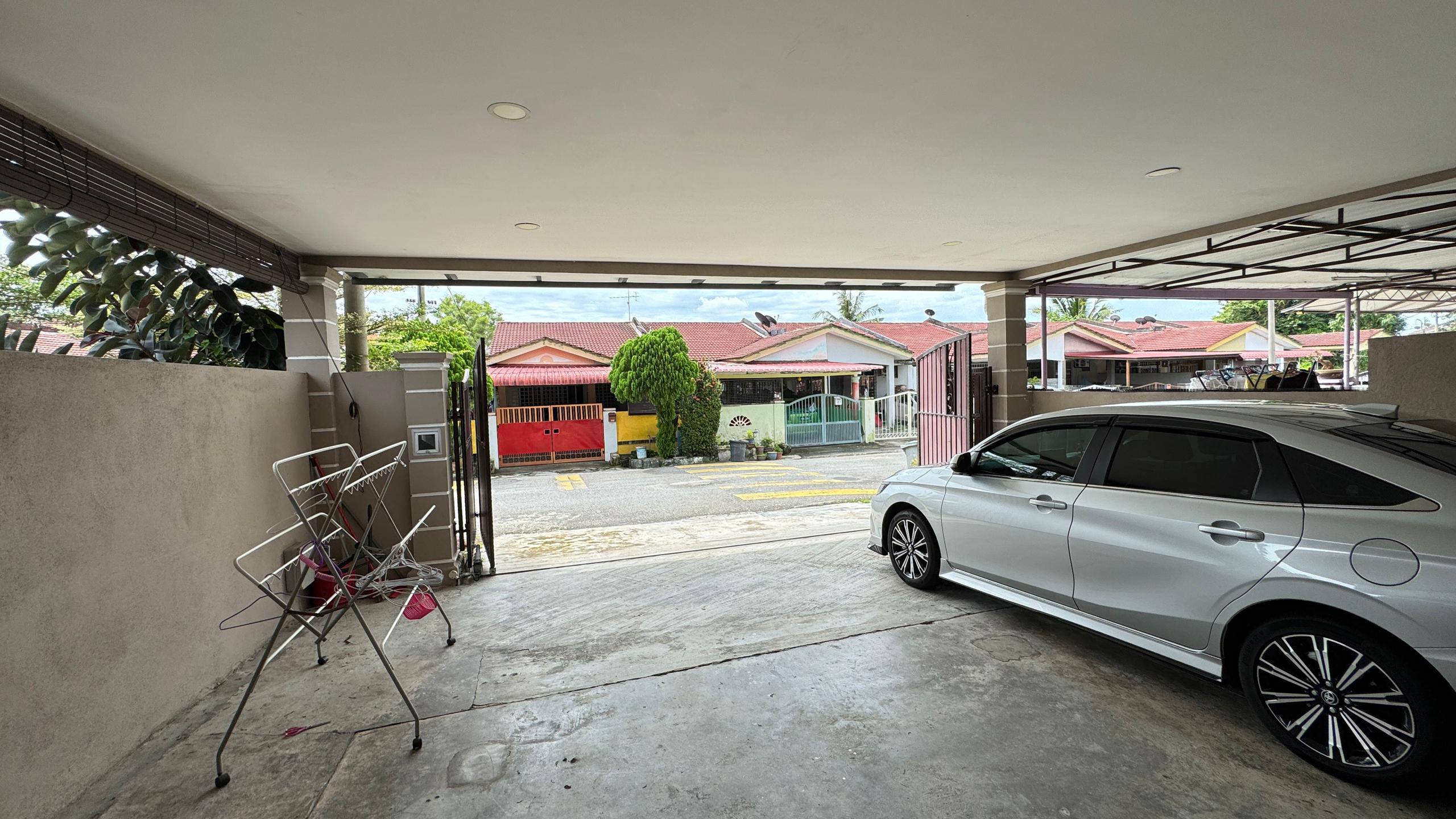 Seremban Taman Permai Impian Partially Furnished Single Storey Endlot Terrace House FOR RENT