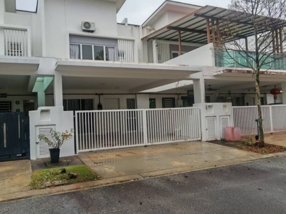 RUMAH BESAR BERBALOI BAWAH MARKET VALUE