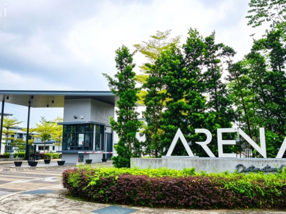 Arena Seremban 2 Double Storey EndLot With 10FT extra land