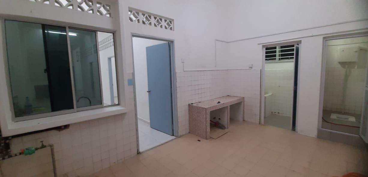 Spacious 7 Bedrooms 2-Storey Terrace House in Seremban Town for Sale