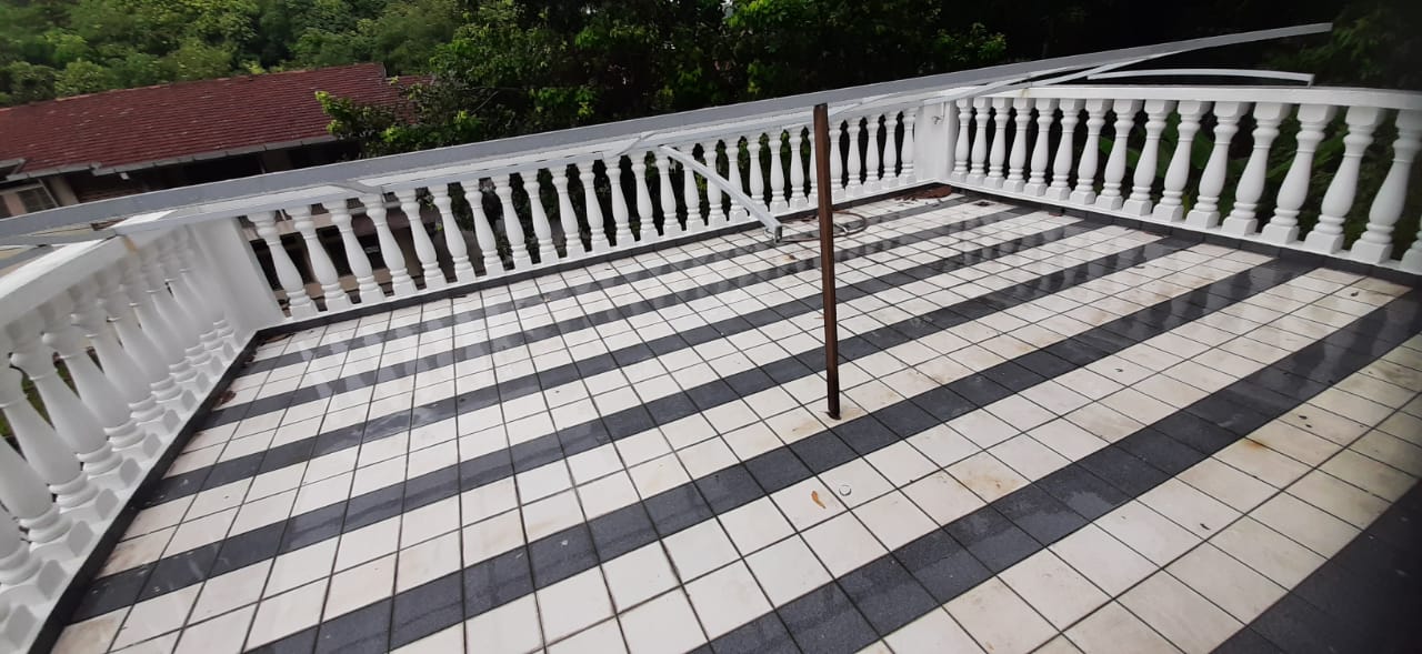 Spacious 7 Bedrooms 2-Storey Terrace House in Seremban Town for Sale