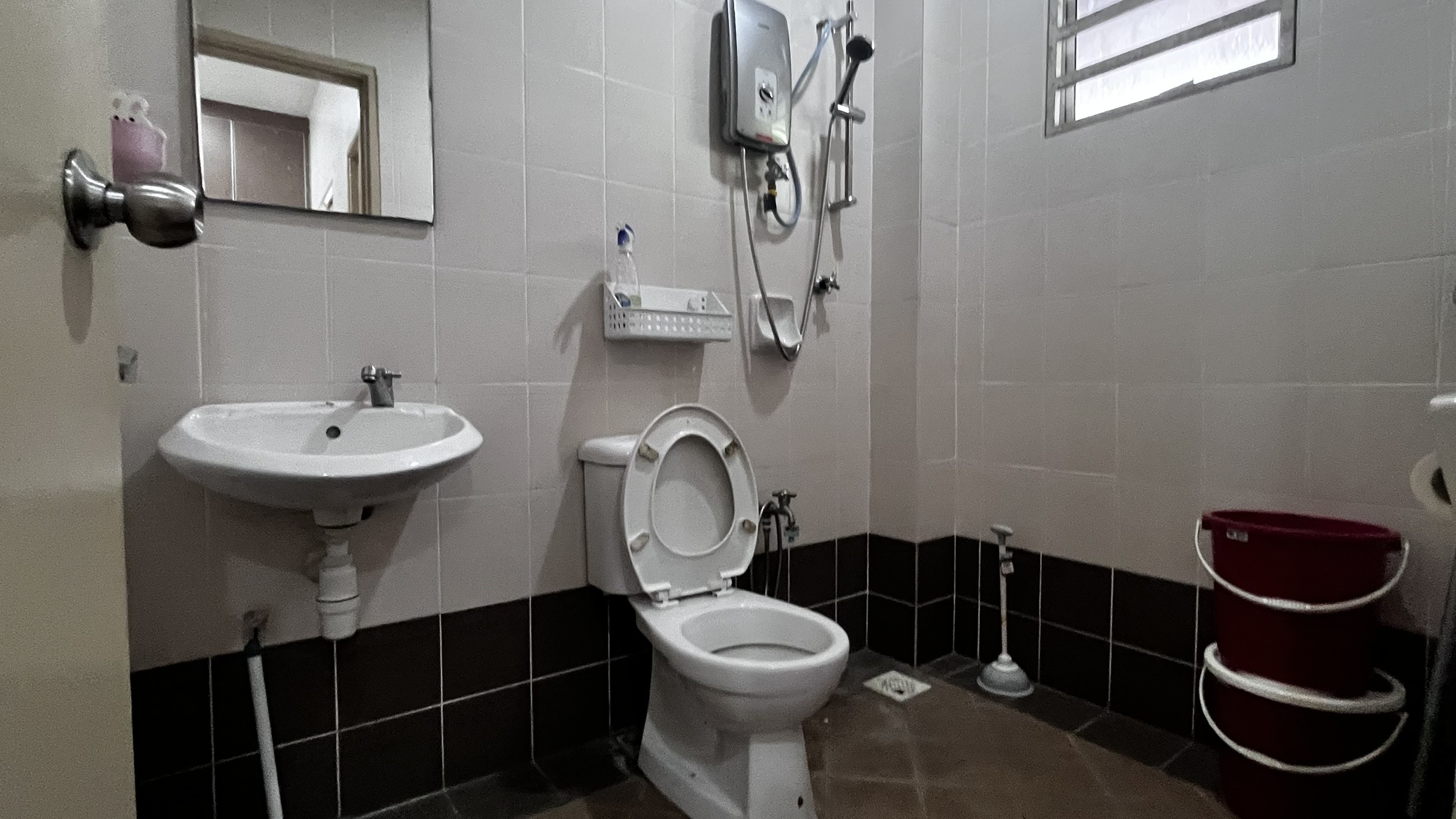 Prime Living: Fully Furnished Superlink Garden City Homes, Seremban 2