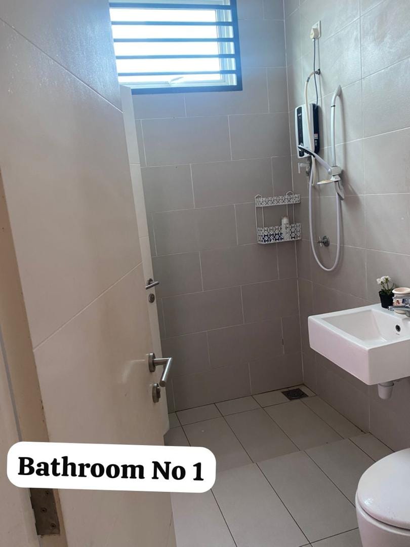Sendayan Double storey fully furnished for rent