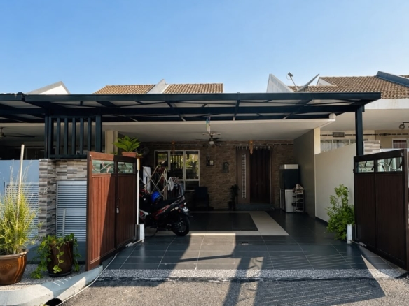 RUMAH SETINGKAT RENOVATED @ ASTERA, IRINGAN BAYU