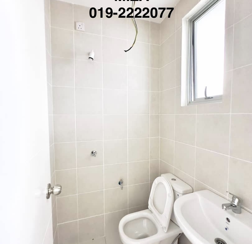 810