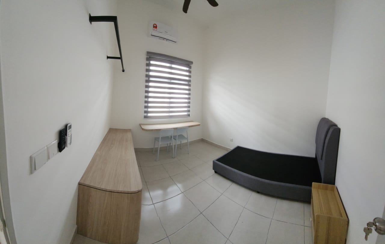 Rimbun Aman Brand New House for Rent