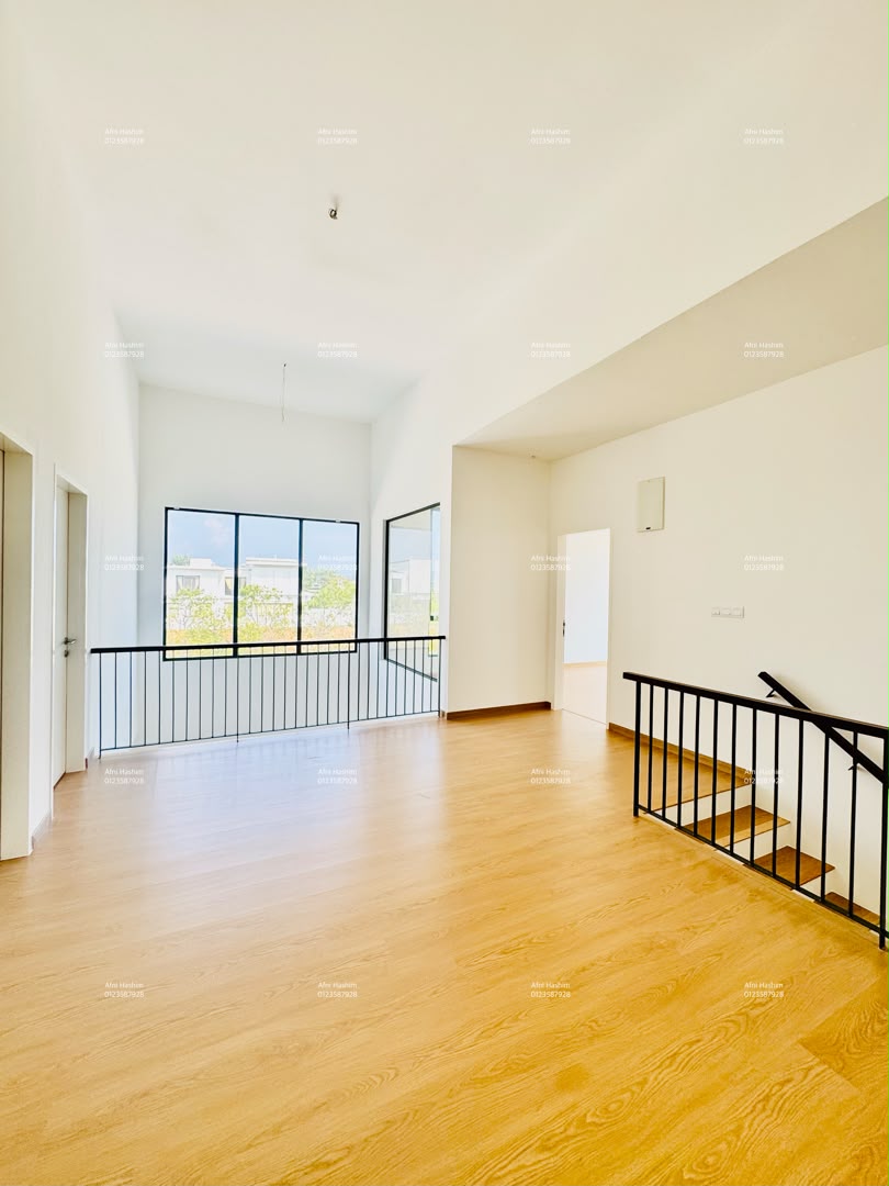 SEMI-D-LIKE-CORNER LOT