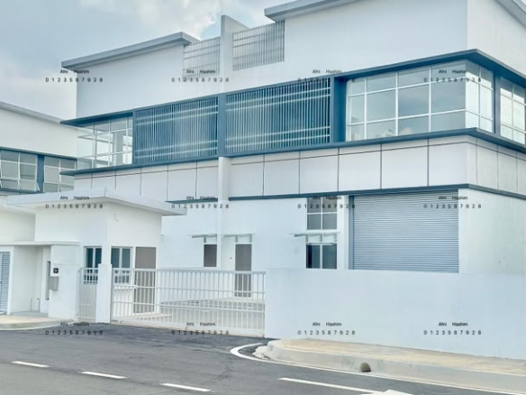 Semi D Factory Facing Main Road Bandar Sri Sendayan Enstek Seremban 2