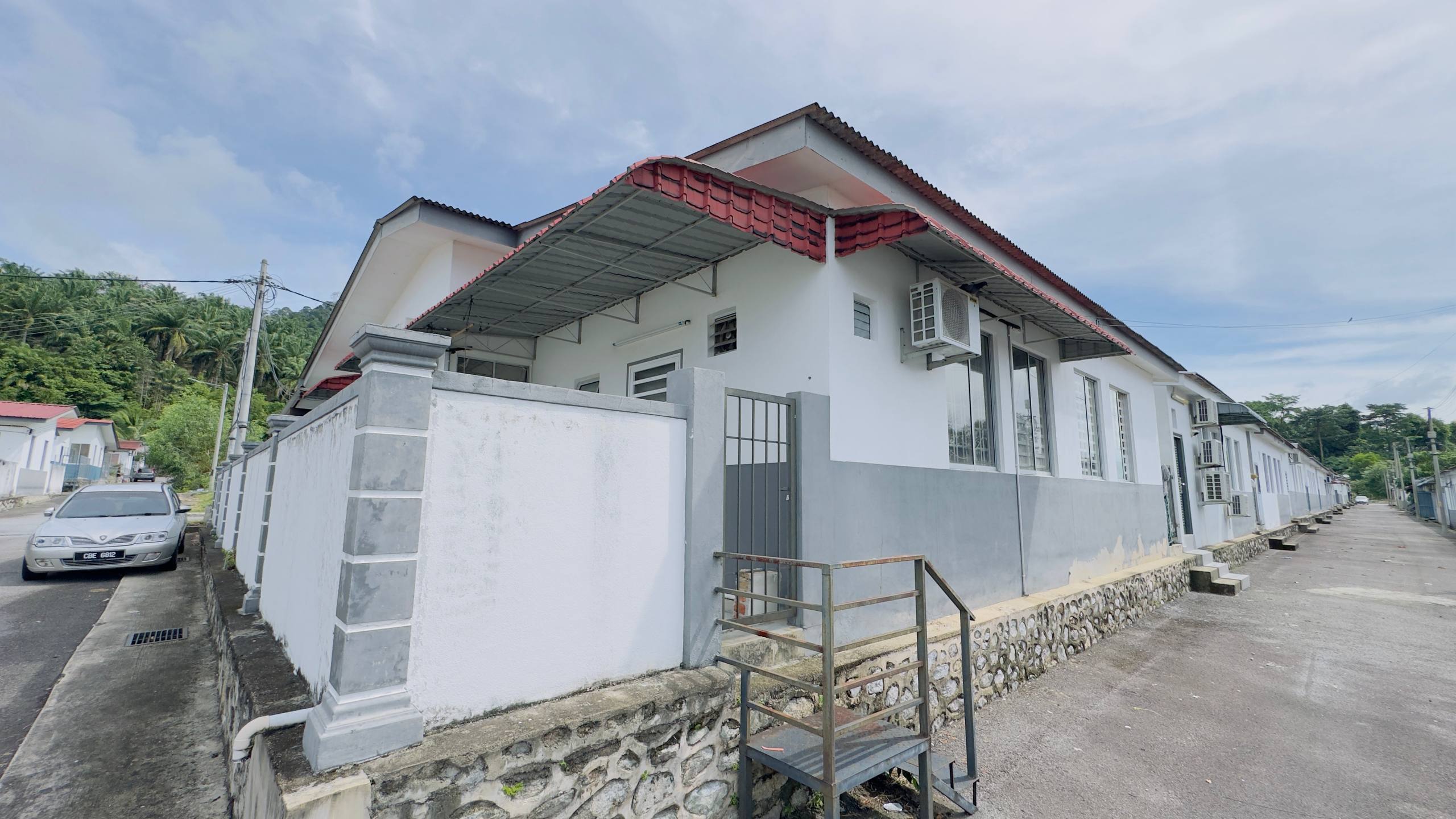 Seremban Bukit Kristal Renovated Single Storey Endlot House