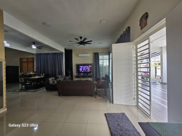 Double storey bangalow at Taman Senawang Perdana