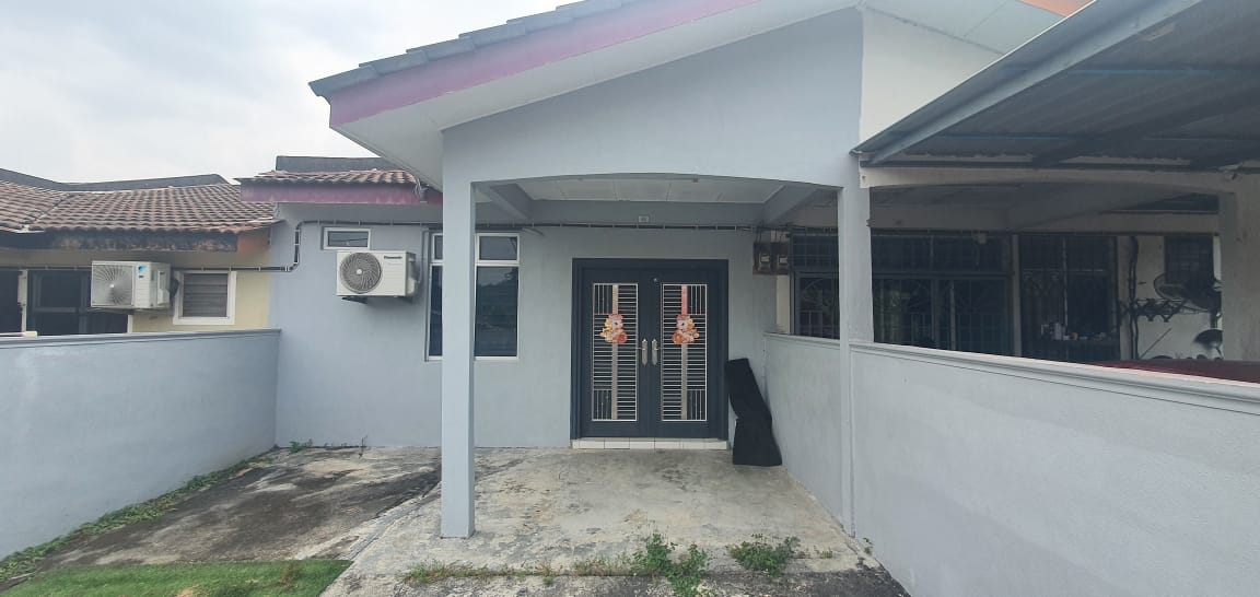 single storey terrace at sendayan indah