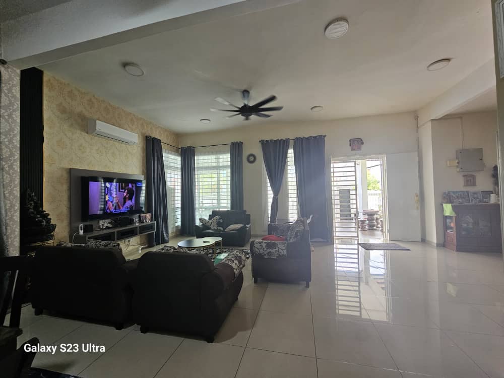 Double storey bangalow at Taman Senawang Perdana