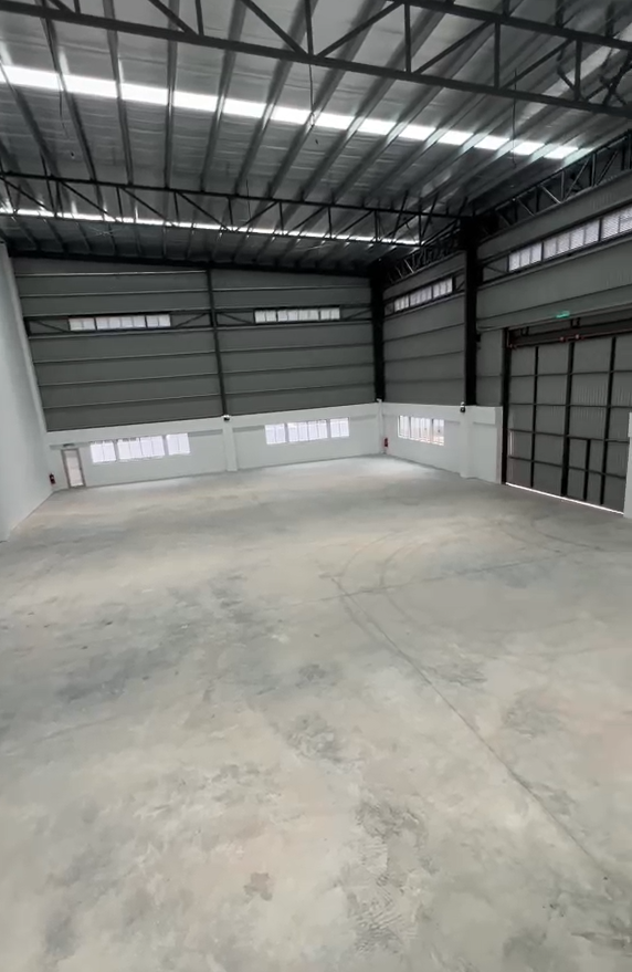 Modern Brand New Semi-D Factory @ Serenia Industrial Park, Serenia City for Rent