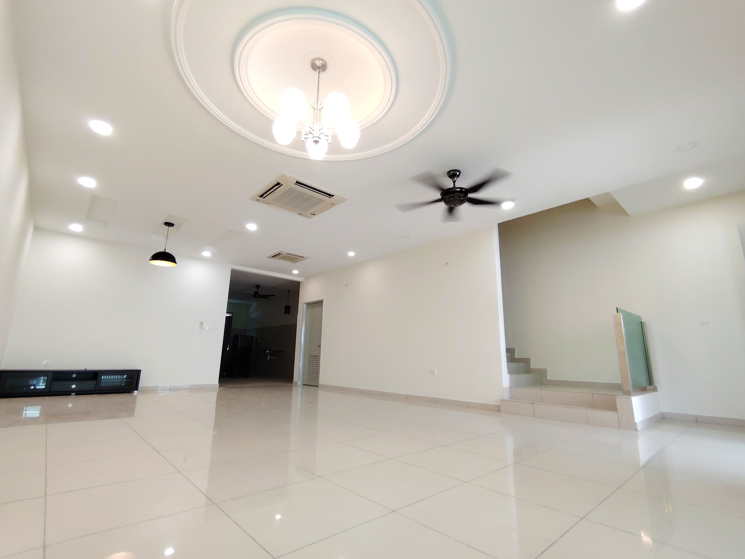 1000193429 Partially Furnished Double Storey Link House Bandar Sri Sendayan@Balista
