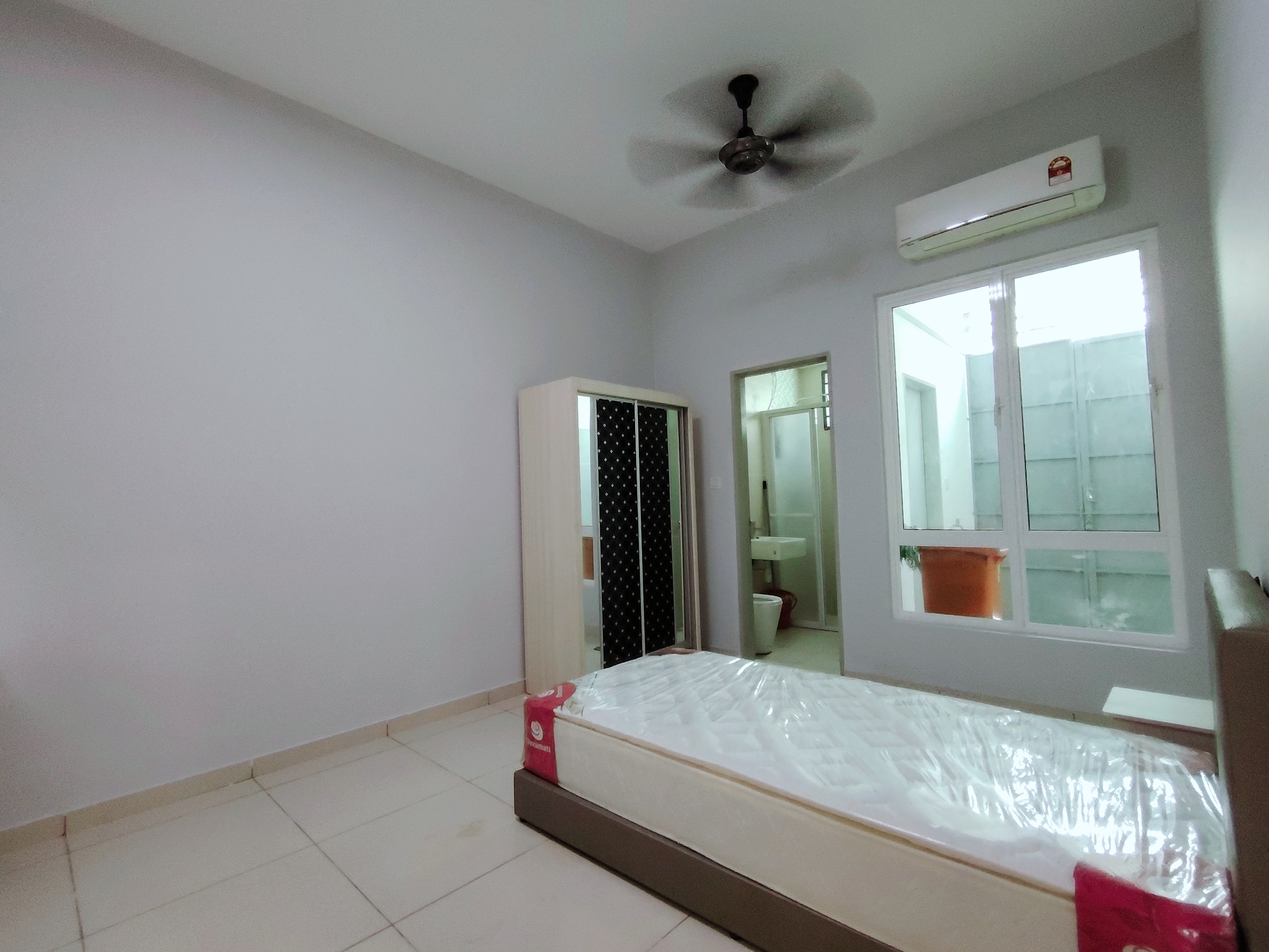 Partially Furnished Double Storey Link House Bandar Sri Sendayan@Balista