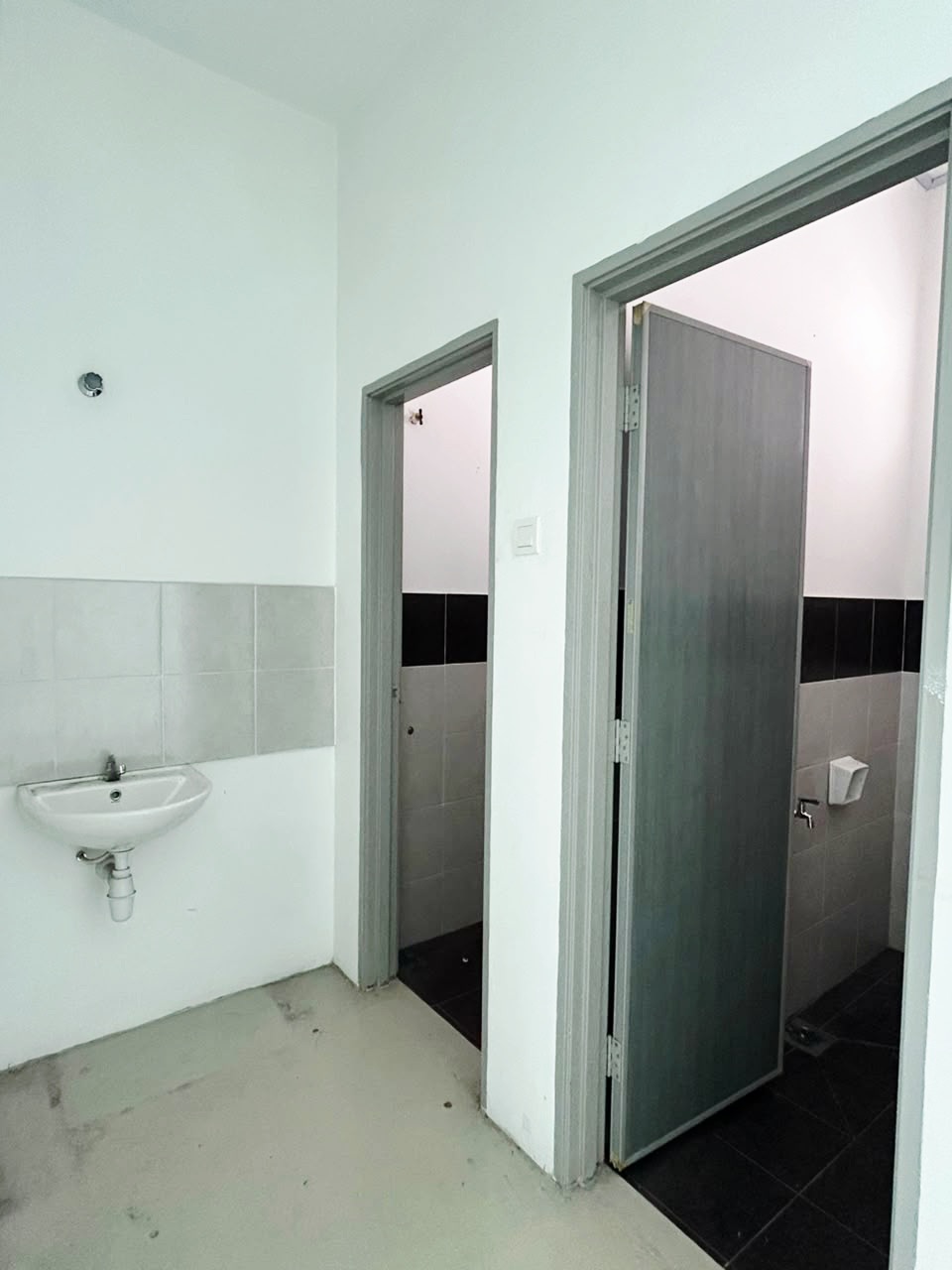Rahang Blossom Commercial facing main road First Floor shop for rent