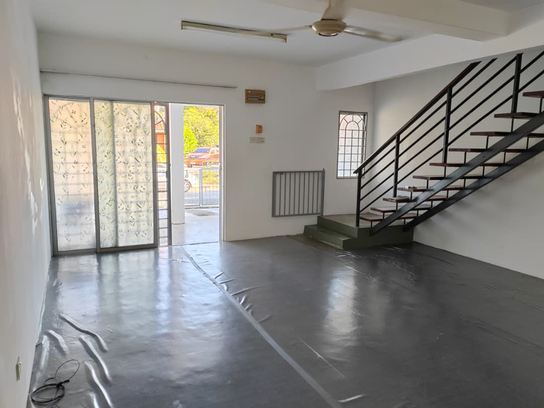 For Rent Newly Refurbished 2 STOREY GARDEN AVENUE, Seremban 2  